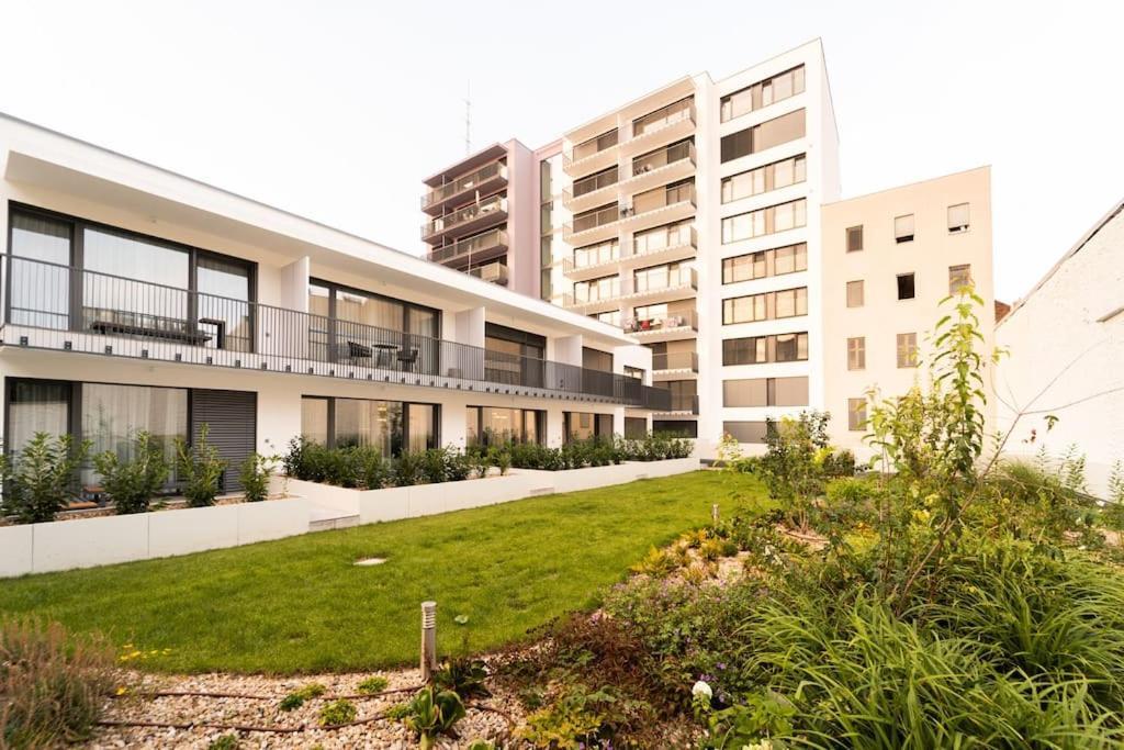 Gold Garden Terrace Apartment ブルノ エクステリア 写真