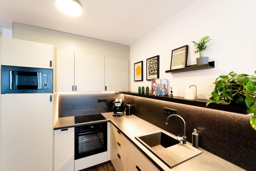 Gold Garden Terrace Apartment ブルノ エクステリア 写真